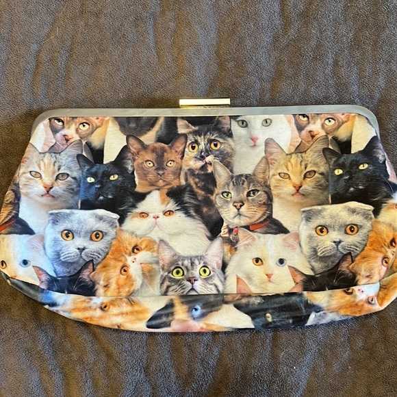 Crazy cat lady clutch. - Picture 2 of 3
